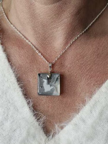 Pendentif carré petit gris métal blanc – Image 2