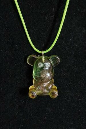 Pendentif ourson enfant vert jaune avec collier vert
