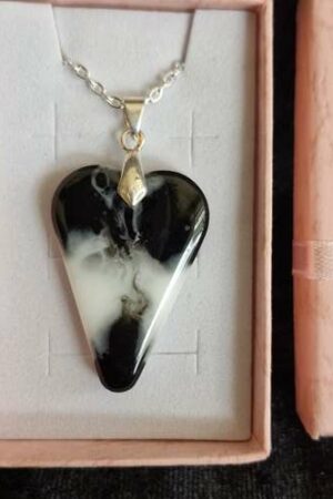 Pendentif cœur noir et blanc