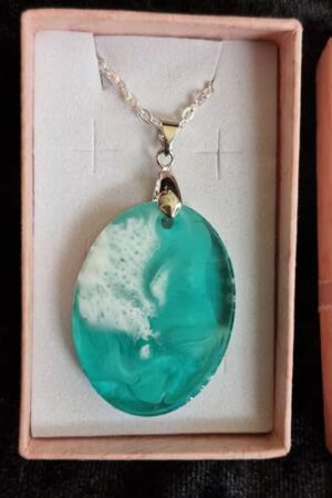 Pendentif ovale vert et blanc