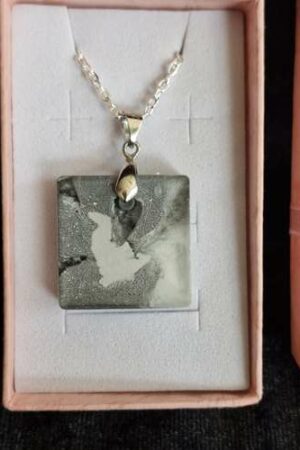Pendentif carré petit gris métal blanc