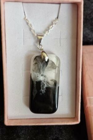 Pendentif rectangle plaque noir blanc