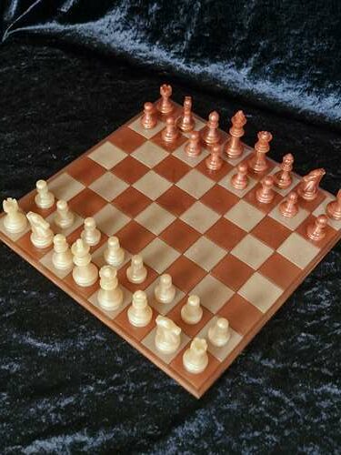 Jeu d'échec Marron rouge et crème – Image 3